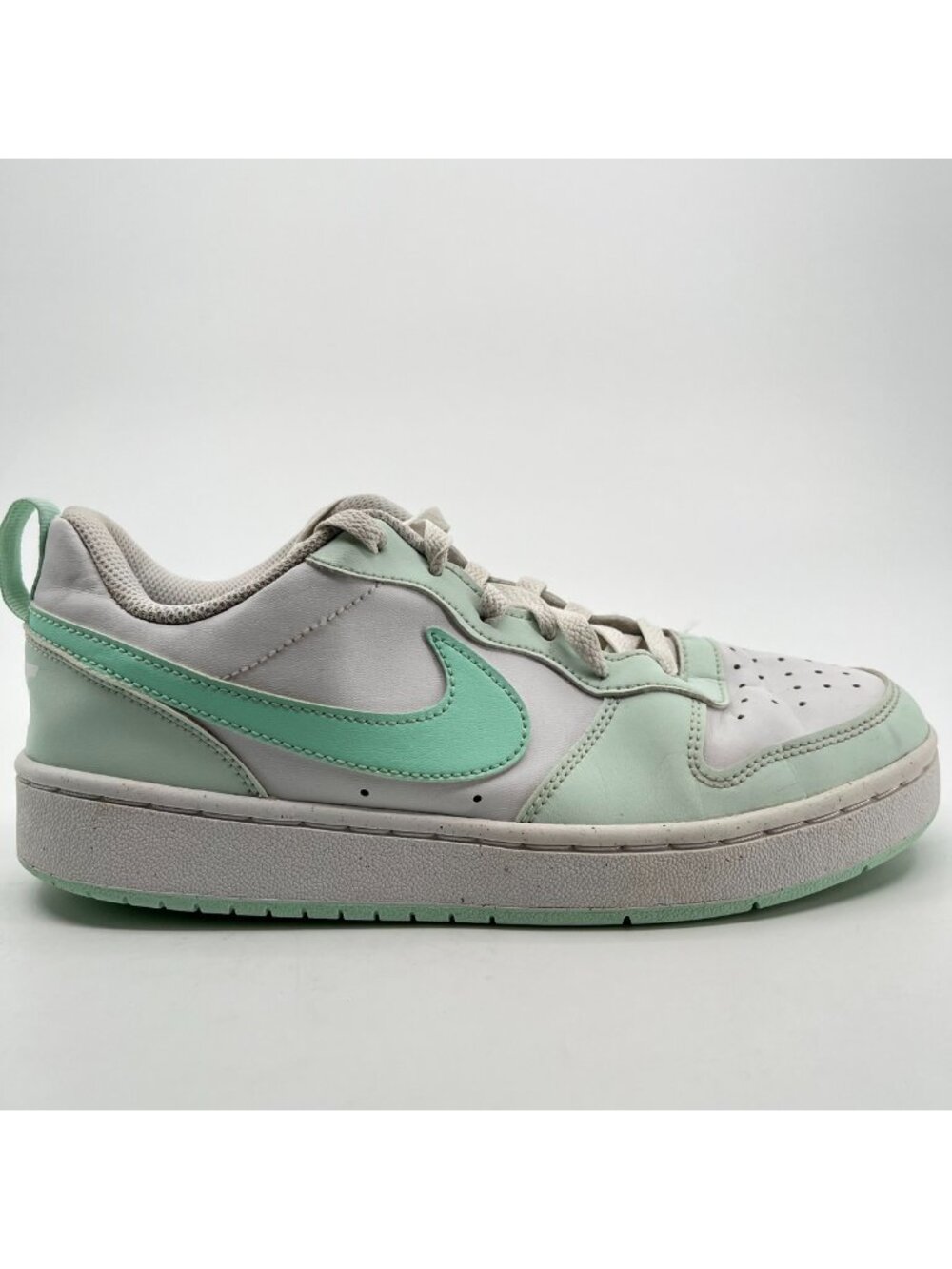 Nike Court Borough Low Boys Size 6Y White Green Athletic Leather Shoes Sneakers